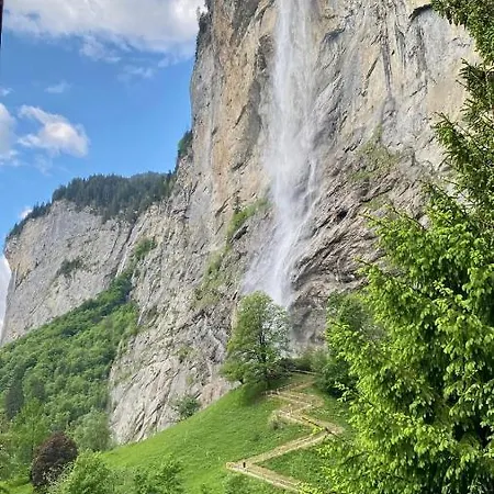 Breathtaking Waterfall דירה לוטרברונן
